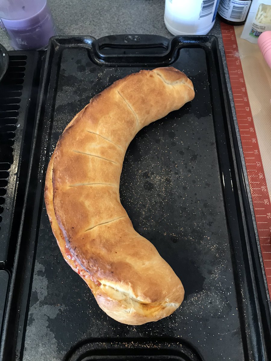 liamdempsey's tweet photo. Vegan calzone and a vegan chocolate chip cookie for a vegan college student – beats dorm food https://t.co/wsMVG4QK9Z