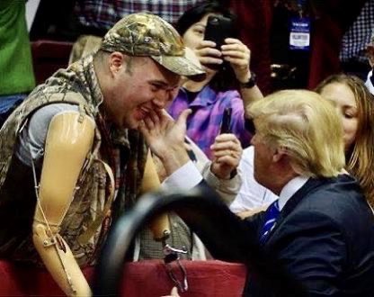 MarkSimoneNY's tweet image. I remember when President Trump met a veteran wounded so badly that he had no arms. The President reached out and touched his face so he would feel the human contact.  #trump #MAGA #Veterans #VeteransForTrump