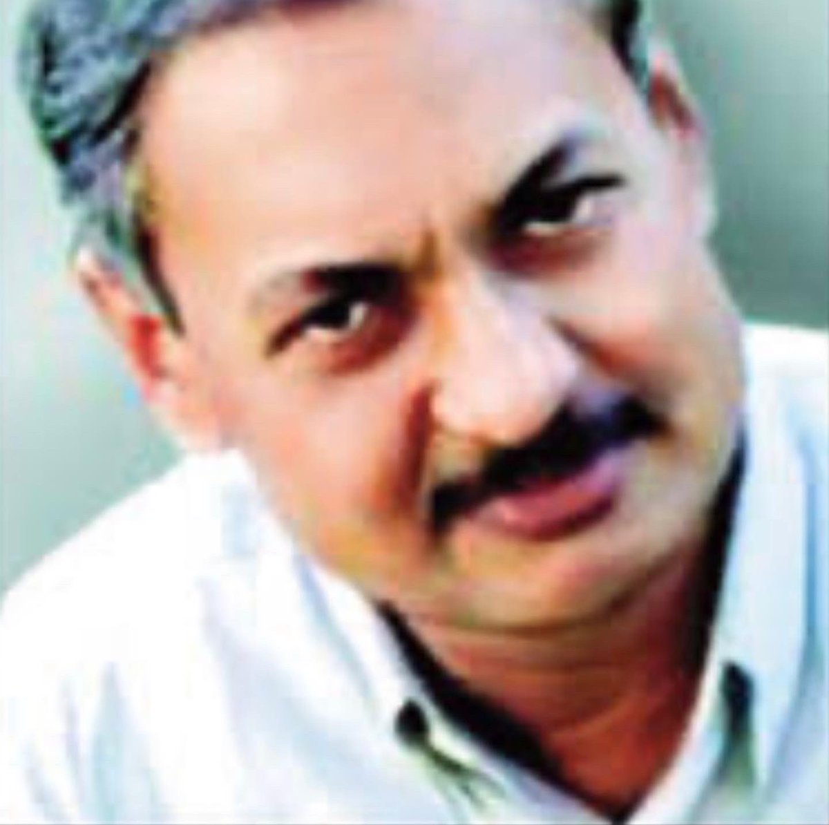 baijendra's tweet photo. On this Sept 5th, on this Teacher’s Day,I specially remember my Great Teachers with a lot of reverence and love. In school #PalukalGangadharanNair sir, in College #ONVKurup sir, in IAS #RGopalakrishnan sir. #HappyTeachersDay to All Teachers.Remembering #drsarvepalliradhakrishnan https://t.co/v3f1joOWVQ