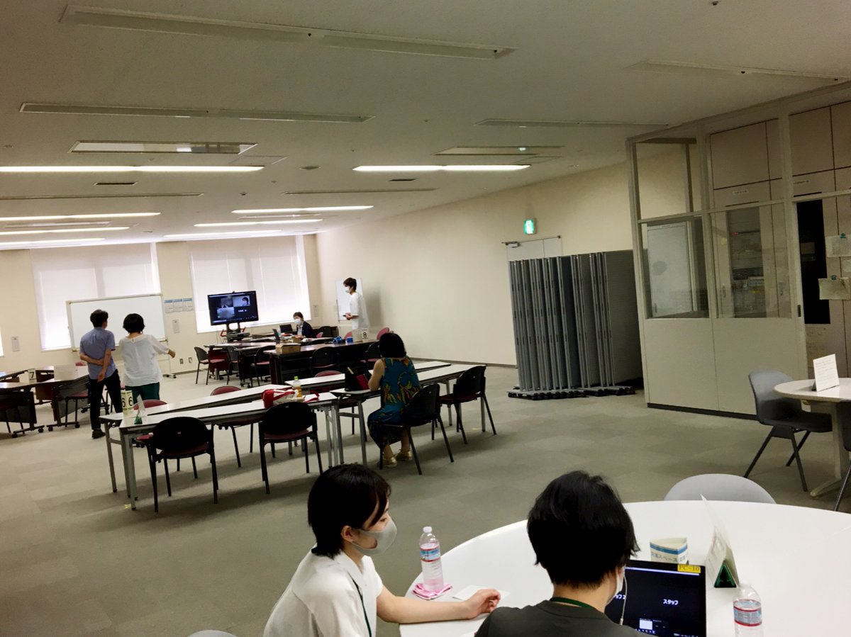 mieshimin's tweet image. ZOOM勉強会が始まりました💻
ただいまグループワーク中です。

写真は当センターの現在の様子。見た目は閑散としてますが…
オンラインを活用し、三重県各地から30人を超える皆さまに参加いただいているんですよ😃

#三重県　#NPO　#市民活動　#ZOOM　#ソーシャルディスタンス