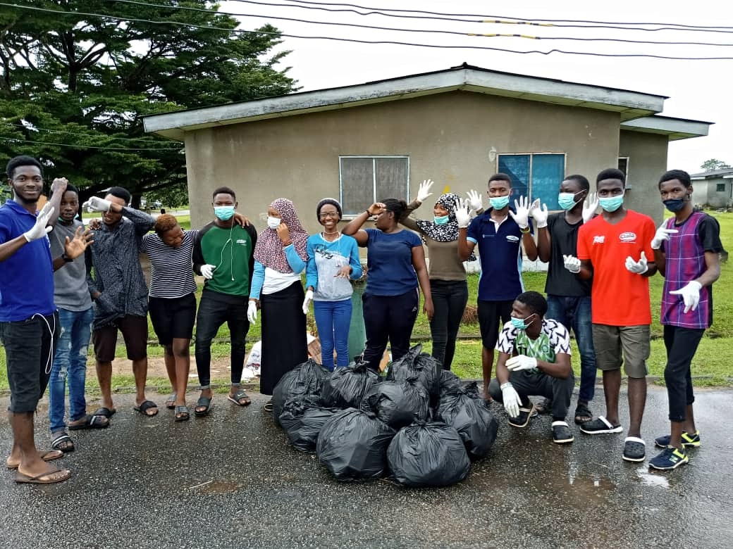 ploggingnigeria's tweet photo. #PloggingClubLASU, Epe Campus on a #saturdaylikethis

#PloggingNigeria 
#WeKeepFitToKeepClean
#FitPeopleInCleanCommunities https://t.co/Ky6kH3CgpK