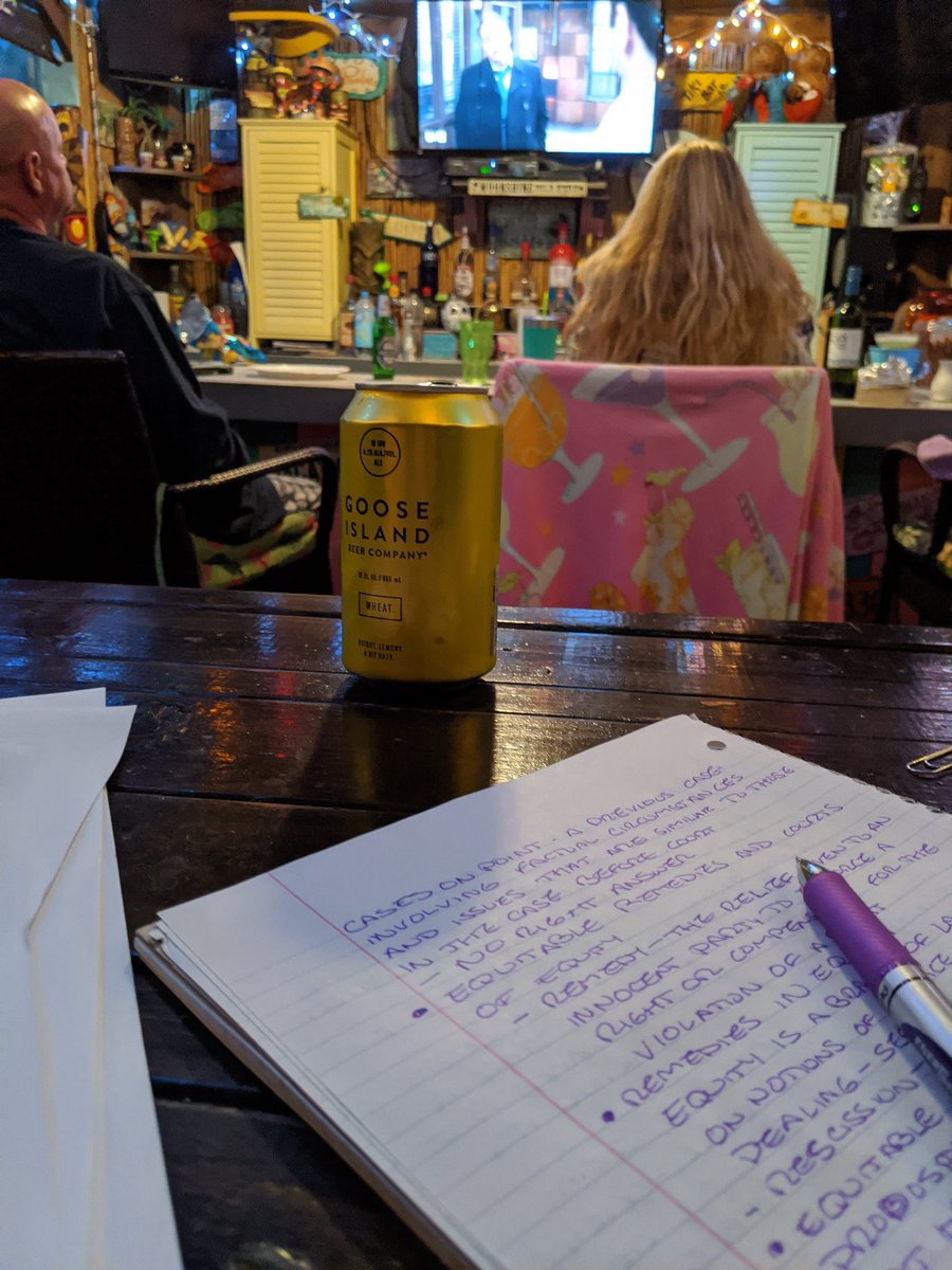 jaywux3's tweet photo. @GooseIsland and business law after another 13 hour work day https://t.co/pEF4Xvvv18
