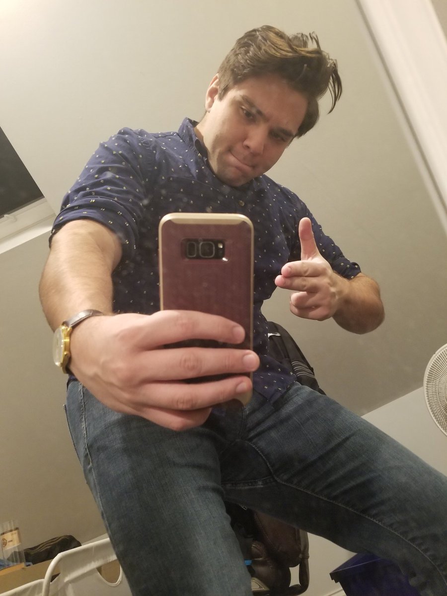 fleshdunce's tweet photo. all right fellas!! lets see how you look in them #WeekendJeans https://t.co/voHEhjGixI