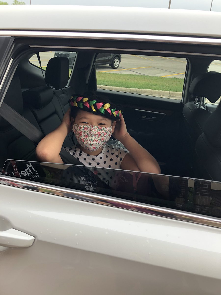 lisdaceBBE's tweet photo. Our first supply pick-up went great!!! We can’t wait to see all of the pictures from our projects! See you all next Friday! 😊@CereliaDiaz @NadiaMGarcia3 #lisdace https://t.co/DiHPU1k91m