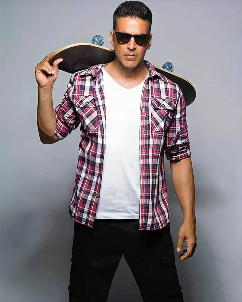 Bhushanadhau1's tweet photo. Good Morning Handsome And Charming KHILADI KUMAR And All Akkians โฅ
Only 4 Days To Go For Akkians Festival Now ๐.
#4DaysToAKSHAYsBDAY
@akshaykumar #AkshayKumar https://t.co/b76WHDfjGv
