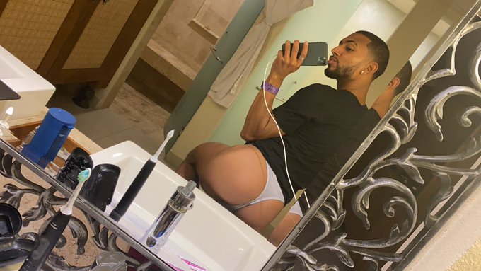 🍑 https://t.co/eip4mty9lI<a href="/tag/chromatica"class="tags"><span>#chromatica</span></a>