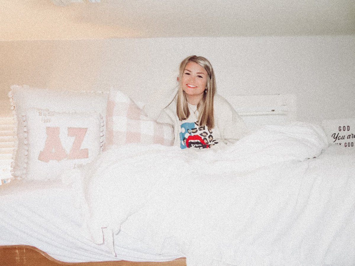 txstatedz's tweet photo. Sweet dreams PNMs, just one more sleep until we get to meet you💕💕 #txstatedz https://t.co/ltkD4mQHCi