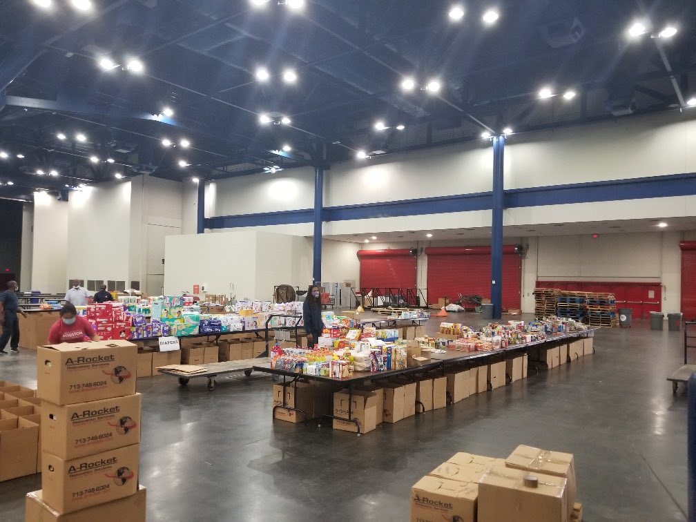 BillBishopKHOU's tweet photo. Help is on the way for East Texas residents who are working to rebuild after Hurricane Laura.  Supplies donated to the city of Houston Paying It Forward relief effort depart town on Saturday. Diapers, nonperishable food, cleaning materials, bottled water, pet food and more.#khou https://t.co/jXD7DzKUX0