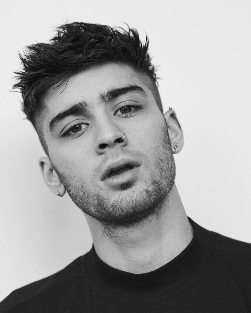ZaynNewsBRA's tweet photo. Sextou com S de saudade... https://t.co/mvYZp6TJGu