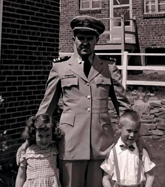 LaGarraBar's tweet photo. @ProjectLincoln @realDonaldTrump My grandpa Richard W. Rutowski proud Navy man. #WeRespectVets Graduated at 16 from Stanford as a Nuclear physicist. #NotaLooser #NotDumb #NotaSucker #RespectTheSacred #vote2020 https://t.co/fbEPJPbYRn