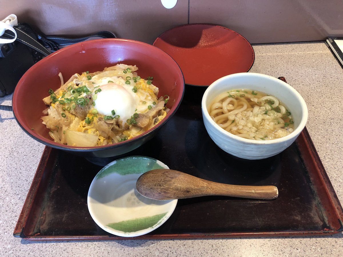 長尾の大ちゃん 昼飯は東市来駅の目の前にある 麺どころさつまの 親子丼セットを頂きましたっ 優しい味がお腹に染み渡りましたぜ笑