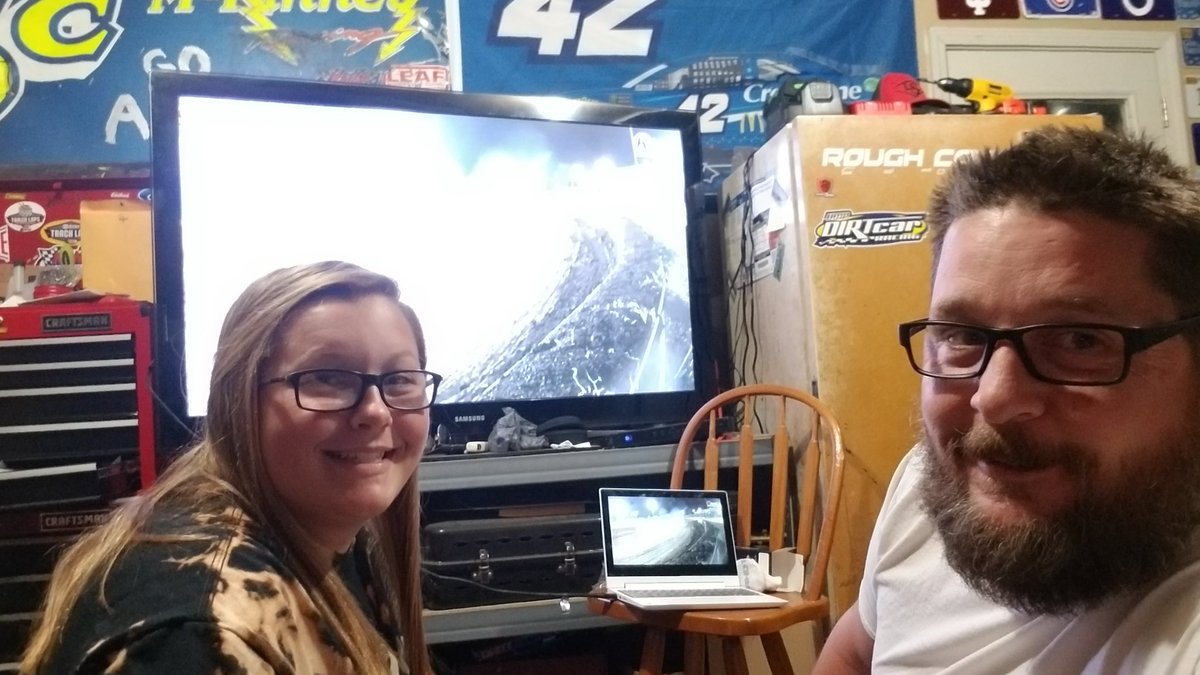 Cecilx3SGD's tweet photo. Night 2 @FarmerCityRacin on @FloRacing, me and Shay #tweetingourseat from Lafayette IN! #tweetyouseat #pierceposse https://t.co/40xoB7tAob