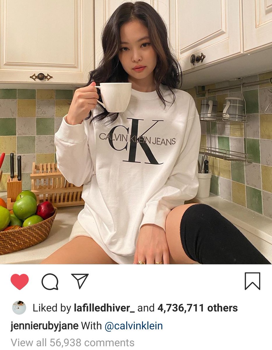 jenniedebuts's tweet image. Doyeon liked Jennie's pics again