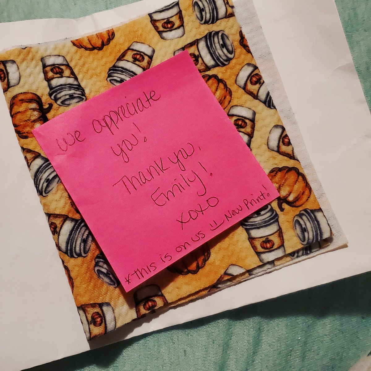 two_beauties_'s tweet photo. When your fabric supplier sends you freebies 😍💕
#smallbusiness
#twobeautiesboutique
#shopsmall
#shoplocal
#momboss
#smallbusinessowner
#bowsofinstagram
#momlife
#hairaccessories
#handmade
#madeforkids
#hairbows
#hairgoals
#hairties
#bows
#headbands
#pumpkin
#latte
#psl
#fall https://t.co/Sp0s8FdjdD