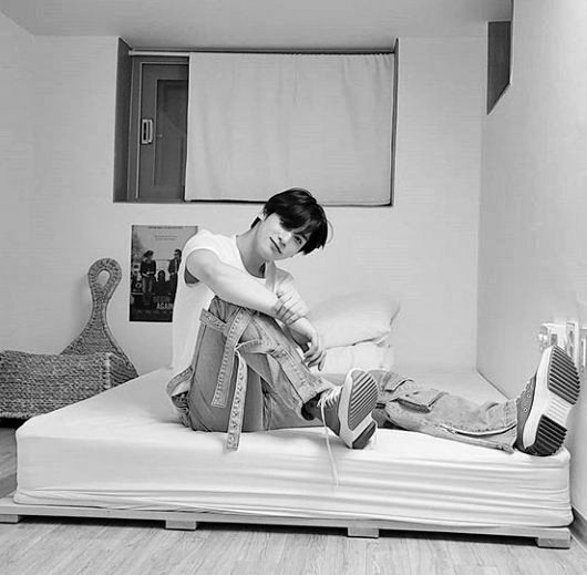 winterxyoun's tweet photo. seungyul au

𝐮𝐧𝐝𝐢𝐬𝐩𝐮𝐭𝐞𝐝 𝐜𝐡𝐚𝐦𝐩𝐢𝐨𝐧.

'dia petinju gagal dan tidak bisa bertarung lagi di ring..'

Namun Hgyl tak pernah pergi. Tak pernah ingkar janji. Karena Hgyl menyayangi Sgyn dengan ada atau tidaknya sabuk kejuaraan yang sekarang hanya jadi hiasan dinding. https://t.co/27lNih5YMw