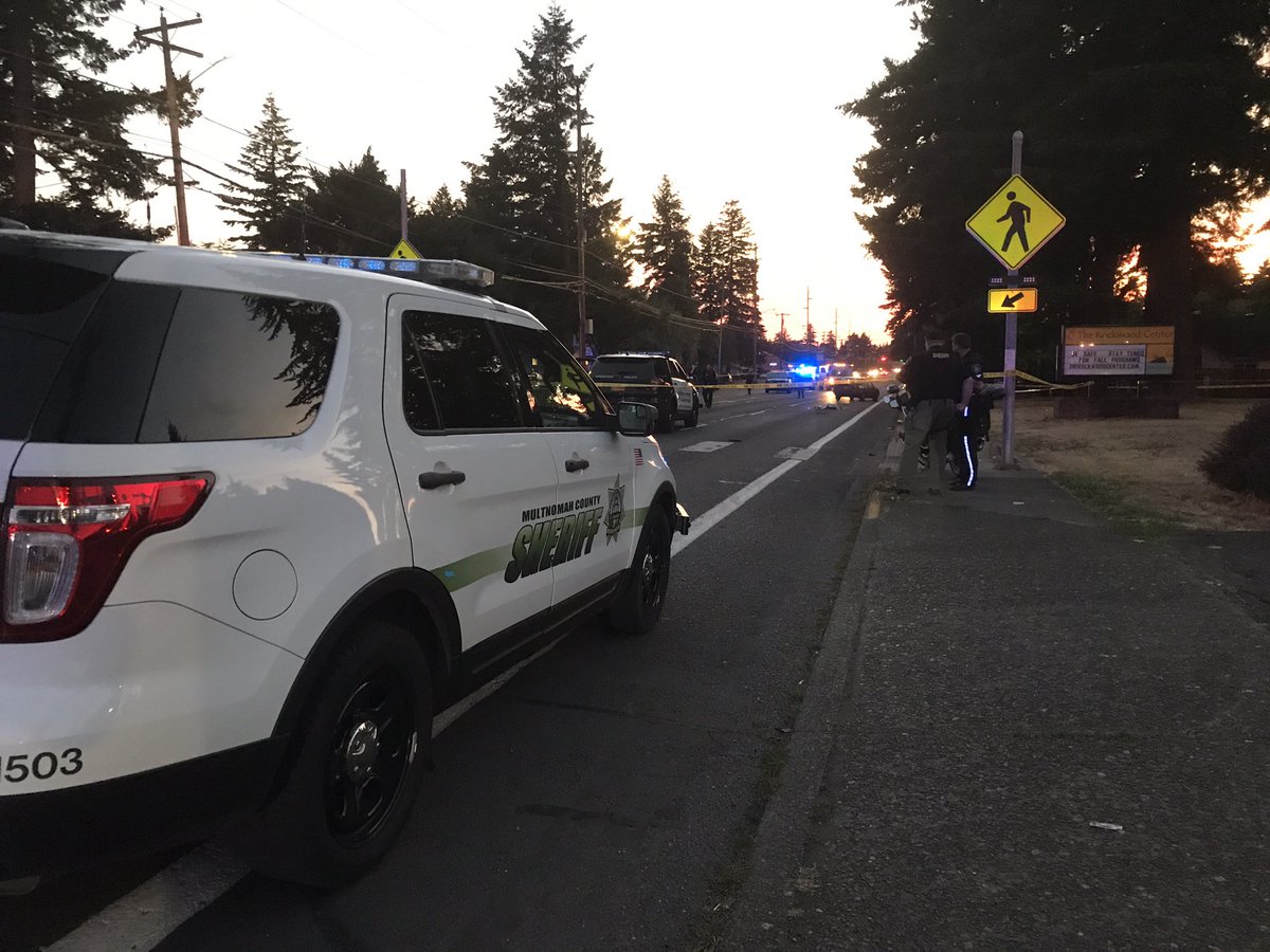 ottoiris's tweet photo. Police investigating a vehicle vs pedestrian incident on 179 and SE Stark. https://t.co/mxhM5c1RkH
