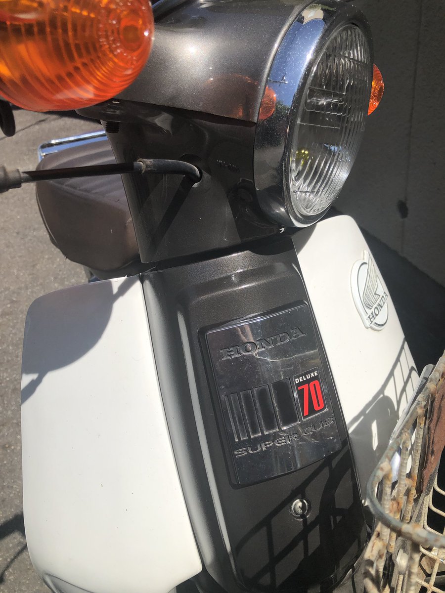 mega_graphics's tweet photo. 天気いいからカブのフロントカバー塗装した。
シャレオツ〜🏍✨
ここボディ同色にすると旧カブっぽくなる。

#supercub #cub #スーパーカブ #c70dx #カブ https://t.co/73uSrEzofb