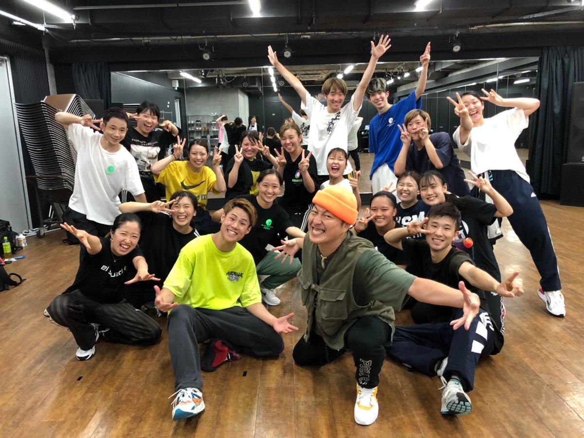 2wdcWorldwings's tweet photo. 新メンバーオーディションを終え、
5期生・4期生、初の合同練習💪🏻💪🏻

まだ合流できていないメンバーもいますが、心を１つにスタートしました！
全員で集まれる日を楽しみに頑張ります！

またここからみんなでパワーアップしていくぞぉ🔥
GO‼︎ 2WDC‼︎🇯🇵

#Dance #2WDC #hiphop https://t.co/q6hSFnkDVk