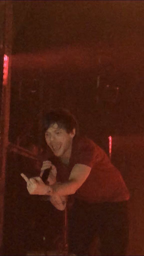 tightwlls's tweet photo. es el aniversario de kill my mind una de las mejores canciones del mundo louis tomlinson sos el rey i love u https://t.co/8187KQpUqQ