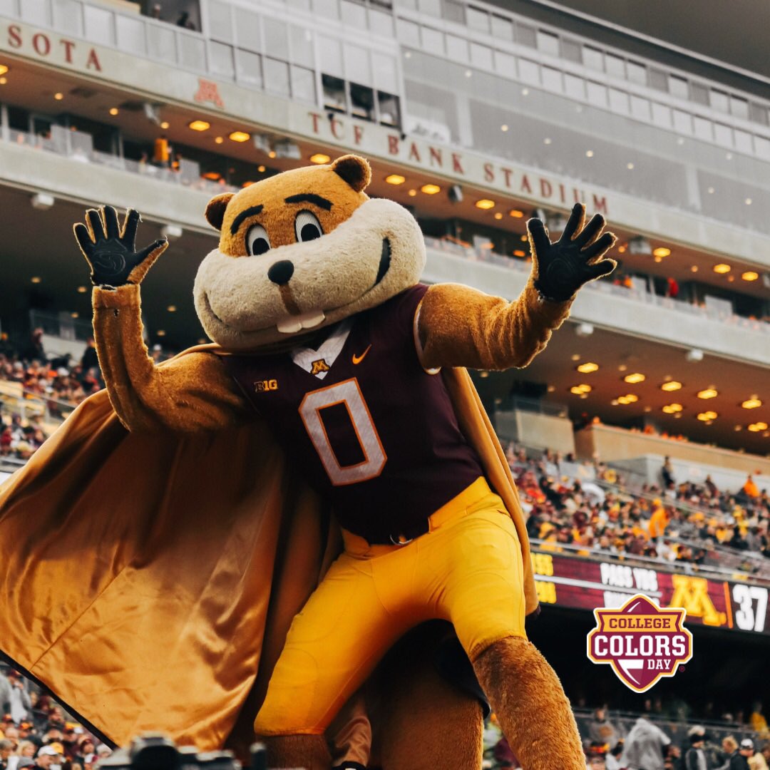 GopherSpirit's tweet image. For the glory of the old MAROON AND GOLD 〽️ #CollegeColorsDay