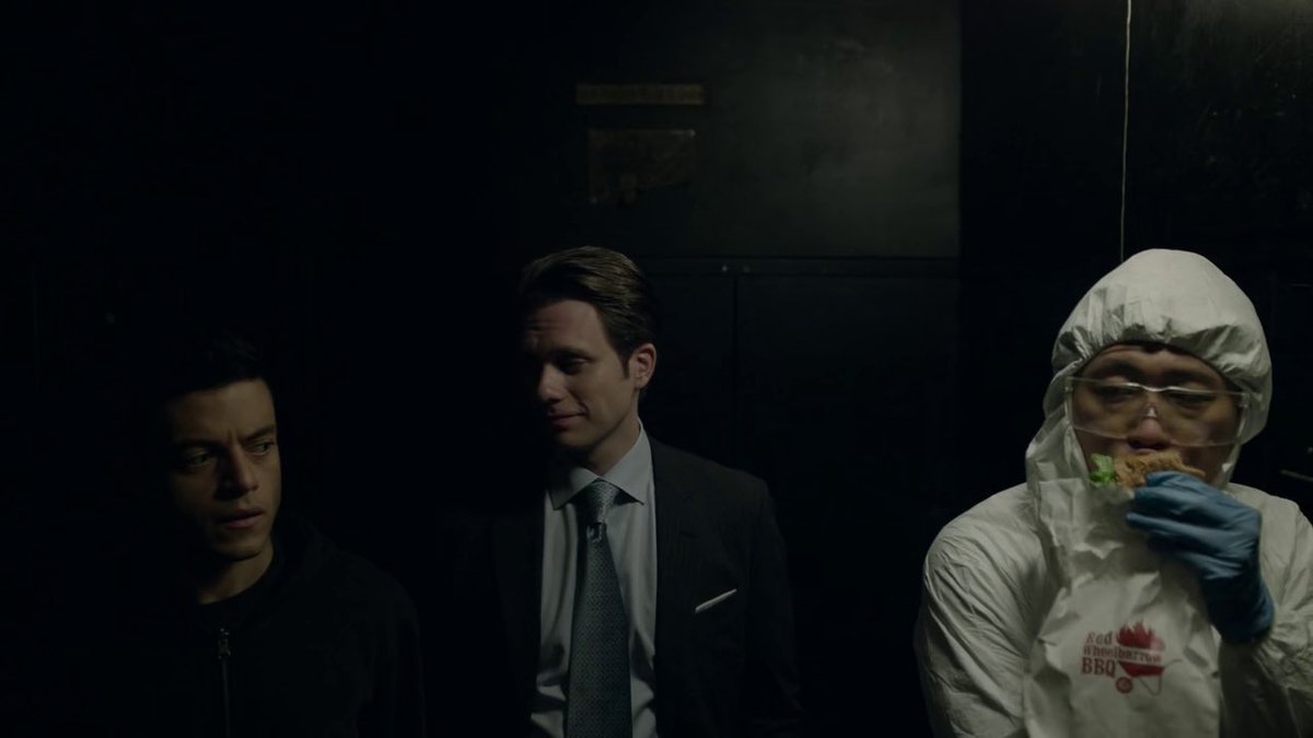AAOsAwesomeFans's tweet photo. Day 4: Favorite minor character: Hamburger man. Something about the guy wearing the hazmat suit & munching on a sandwich always showing up intrigued me for some reason. Plus Stephen Lin is a sweetheart. #MrRobotWeek #MrRobot https://t.co/9ciY09dJF4
