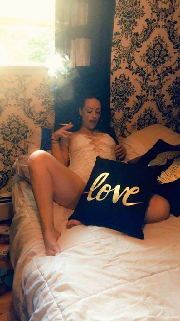VenezVictoria's tweet photo. #love #girlswithtattoos #cashapp #tattoos #onlyfansgirl #fashion #lgbt #paypal #beauty #hot #onlyfans #model #sexy #gay #follow #pinup #vintagebeauties #camgirl #lingerie #selfie #bbw #snapchat #fetish #followme #milf #lingerie #cute #pride  #makeup #photooftheday #quarantine https://t.co/PNe1m5cVaM