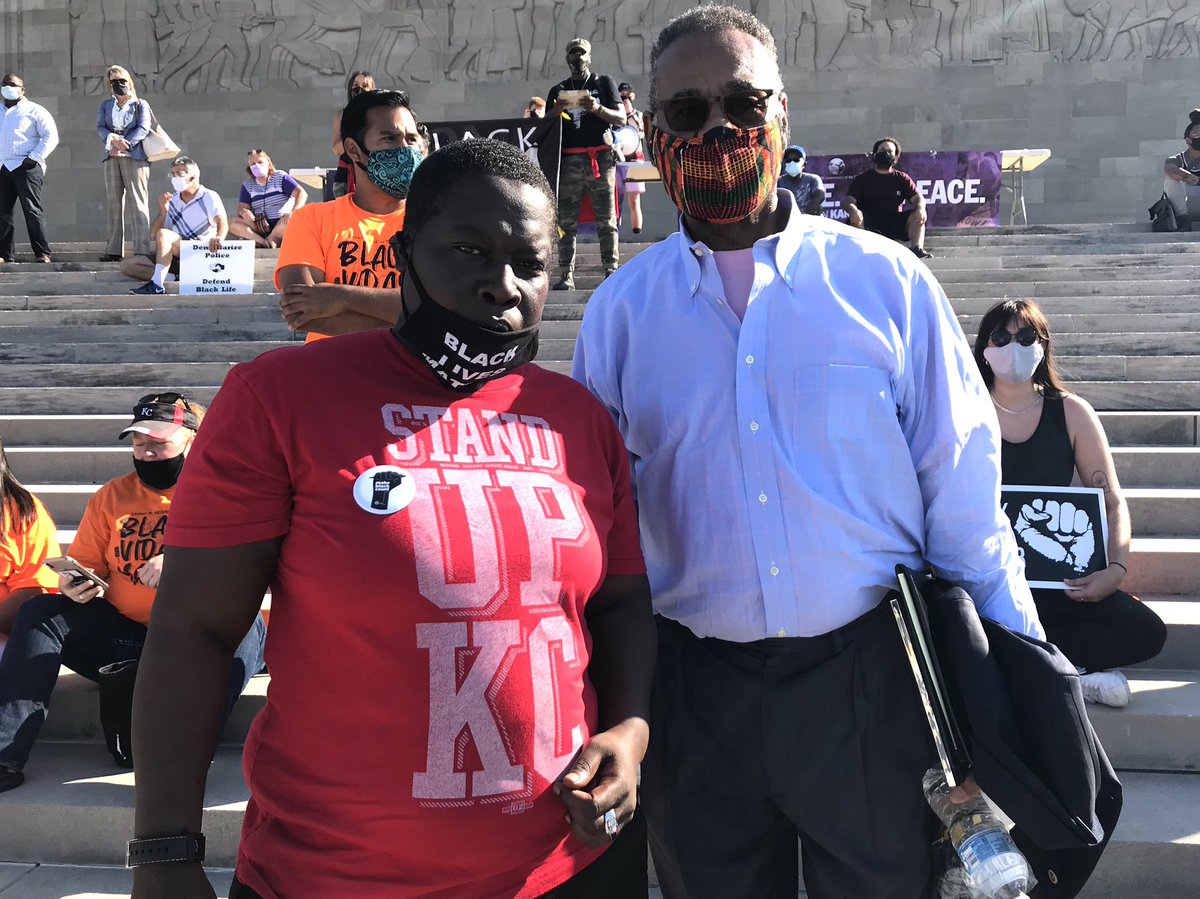 standup_kc's tweet photo. “America was born out of protest. Protest is deeply American. It is not only our right to protest; we are negligent if we do NOT protest when we see something wrong!” ✊🏿✊🏾✊🏻🇺🇸

— @repcleaver 

#BlackLivesMatter #StandUpKC #MarchOnKC  #FightFor15 #UnionsForALL https://t.co/L9oQv5rwzF