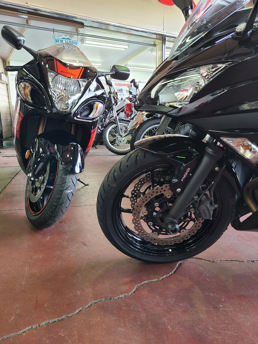 comez1300's tweet photo. Ninja650とお別れしてGSX1300R隼をお迎え。
隼、でかくて可愛い(^ ^) https://t.co/CuEIc69jBf