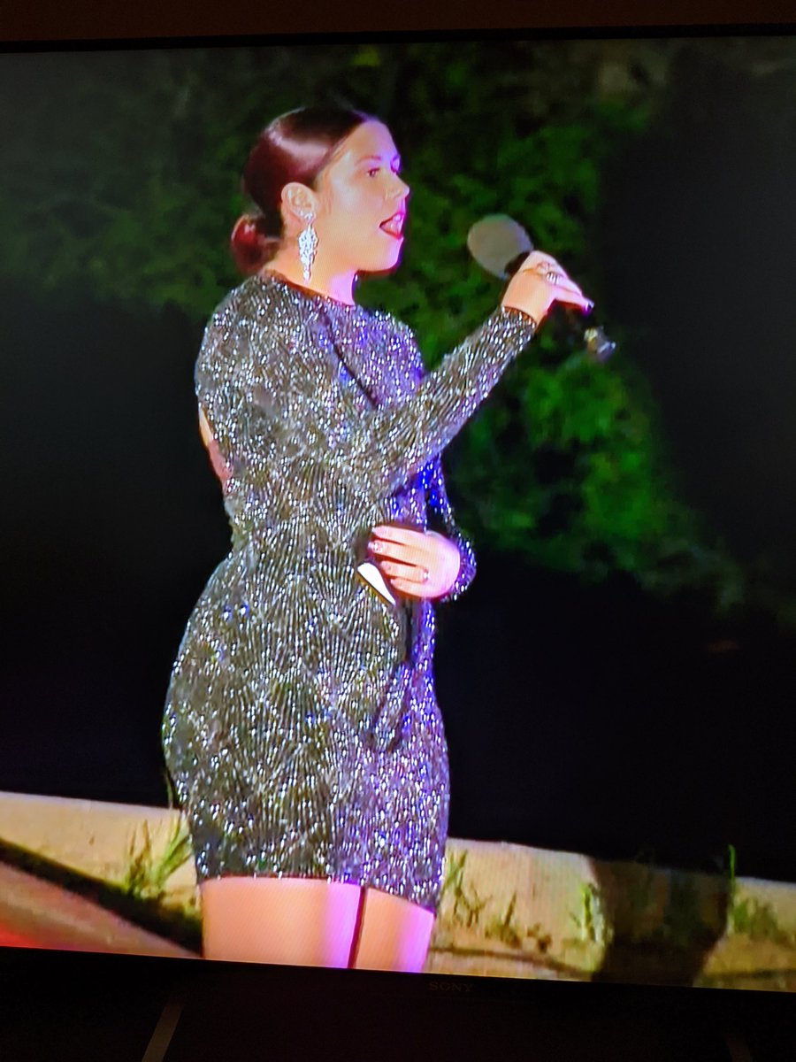 mamawinn86's tweet photo. Congratulations to @VVHSHawks , Marisol Herrera, for her outstanding job singing the National Anthem to start off the burning of Zozobra! #singinghawks https://t.co/e6bMnfXtIR