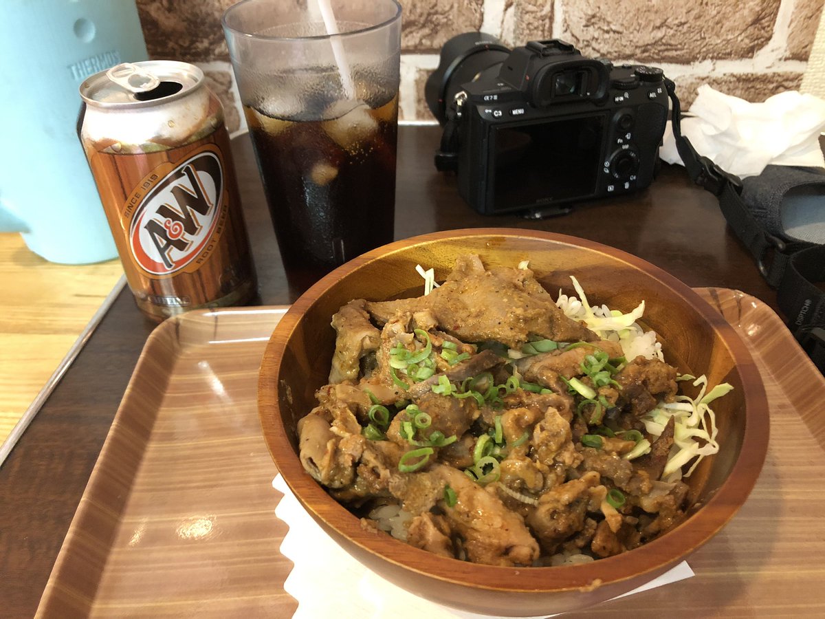 Ryo913 On Twitter 某タコス屋でホルモン丼とルートビア 美味いんすわ