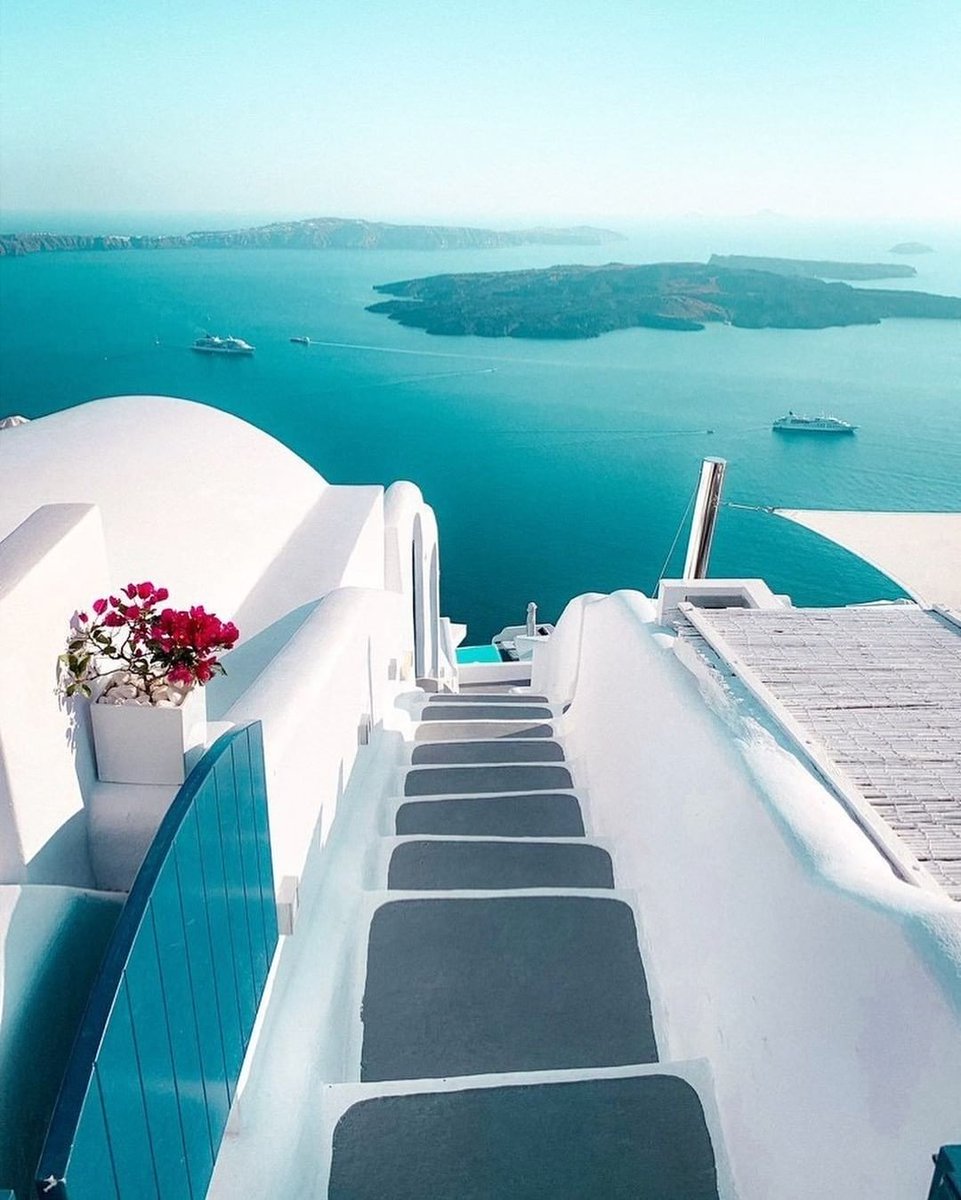 travelvgears's tweet photo. Sometimes all it takes to re-center and refresh your mind is staring off into a tranquil blue sea. 
.
📍 Santorini, Greece
.
.
#selfisolation #greece #lovetheworld #visualsoflife #beautifuldestinations #greece #greece_travel #exploregreece #colorsofgreece #boulder #mediterranean https://t.co/EP82ldMyus