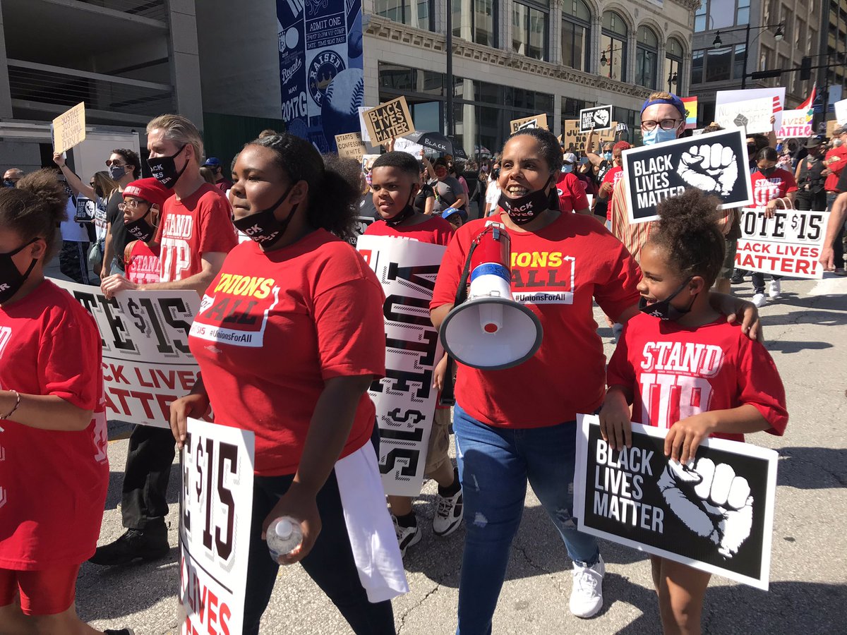 standup_kc's tweet photo. UNITED WE STAND, DIVIDED WE FALL! 
We cannot separate our fight for racial equality from our struggle for economic justice. The workers, united, will never be defeated! ✊🏿✊🏾✊🏻🇺🇸

#StandUpKC #MarchOnKC #BlackLivesMatter #FightFor15 #UnionsForALL https://t.co/GeebLnOU9R