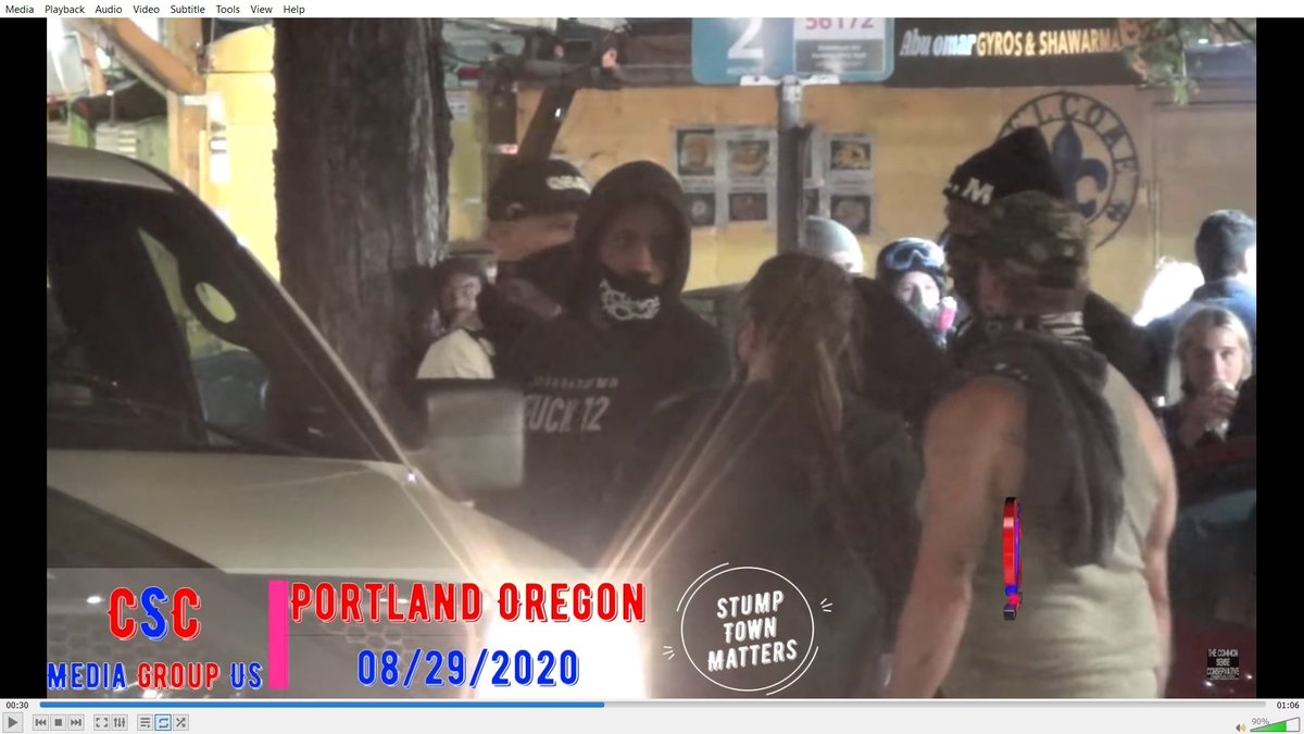 And now,  @PortlandPolice are looking for the individual with the black hoodie with "FUCK 21" in the 1st tweet of this thread. This was a team.  @COsweda  @drawandstrike  @chiIIum  @RealEricCarmen  @tracybeanz