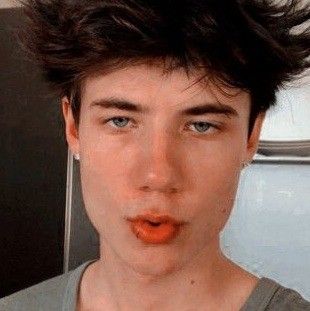 jxdnking's tweet image. still obsessed with him and his black hair as always 🥺 i love you @jadenhossler if u didn't know, u mean the world to me and thanks for making us smile and happy. i'll support u no matter what!🥺❤️ you've done so far and you deserve that bc u never failed to amaze us!!!❤️ ilysm