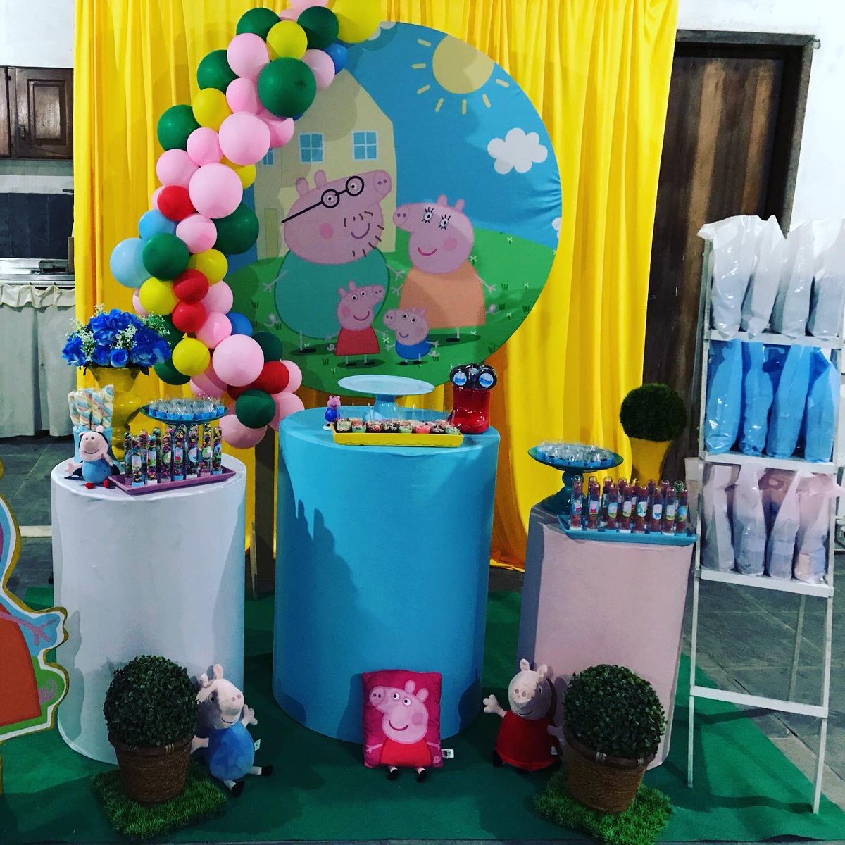 FlaviamoraisDnz's tweet photo. Trabalho de hj 🎉
Arthur #Fez2 #peppa #familiapig 🐷🐽🎉 https://t.co/zSTEW3yNes