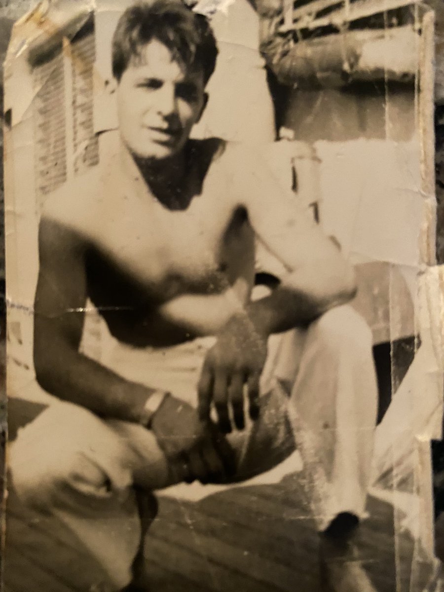 711ace's tweet photo. My father served in USN during the Korean War. He was not a sucker. 
My cousin was KIA in Afghanistan. He was most definitely not a loser. 
#TrumpIsALoser https://t.co/iF4Se8Mscs