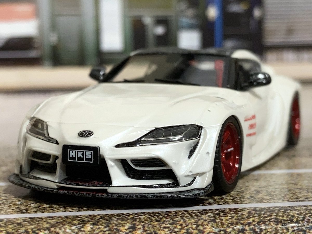breitlingyokoo's tweet photo. 第1466回目 HKS GR SUPRA
Aero A90
東京カスタムカーコンテスト2020グランプ��のミニカー化です。499限定品で@MMiniart さんより購入。
ボディはきめ細かいパールホワイト塗装。ヘッドライトは内部まで造形。ホイールも出来も素晴らしいです。クソカッコいい!
#ENGUP
#タイチョミニカー紹介 https://t.co/2ni3fLOkcR