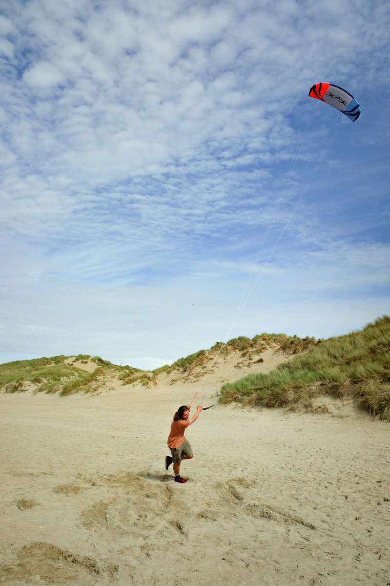 FlexifoilKites's tweet photo. Teaser of the Flexifoil Blade 2021 🔥🔥💨💨 Available late Sept!
•
#bladekite #kite #powerkite #powerkites #livetofly #fun #kitesports #beach #kitelife #kiting #sun #kites #kiteshots #kiteground #kiteflying #flexifoil #flexifoilkites #kitezone #kiteshop #kitebeach #kitestyle https://t.co/mYlTKwym1A