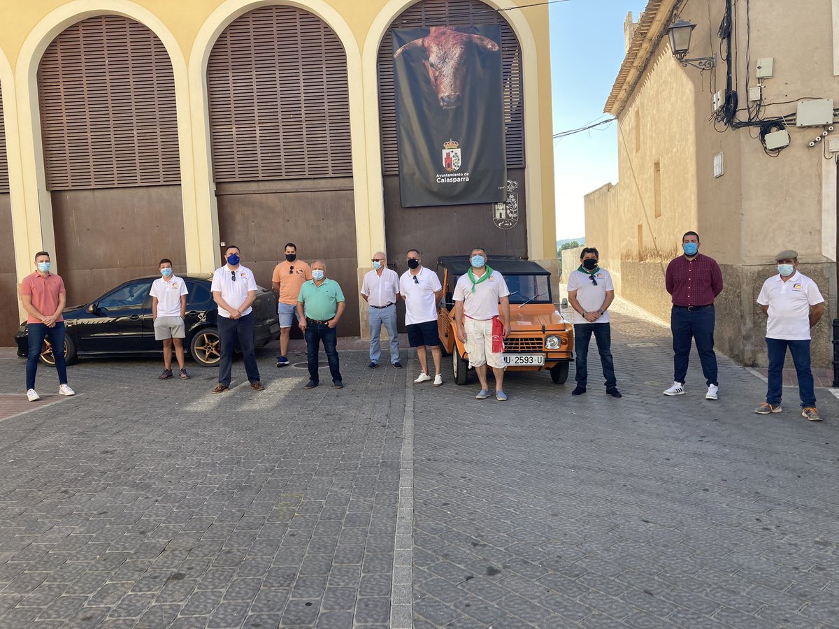Hoy <a href="/CTaurinoDeCalas/">CTaurinoDeCalasparra</a> ha esta en el #Chupinazo simbólico que se ha lanzado desde los corrales de #Calasparra. #Volveremos 2021. #MiPasionMiCulturaMiidentidad .