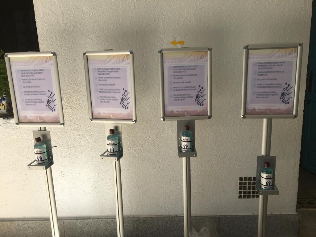 DiocNoblejas's tweet photo. Queremos agradecer enormemente a @AytoNoblejas la formación para el profesorado sobre la COVID-19, el material para poder llevar a cabo el protocolo educativo-sanitario, desinfección de todo el colegio y mucho más. ¡GRACIAS!
#Noblejas  #Colegiossv #EntornoSeguro https://t.co/zUvtlwMByf