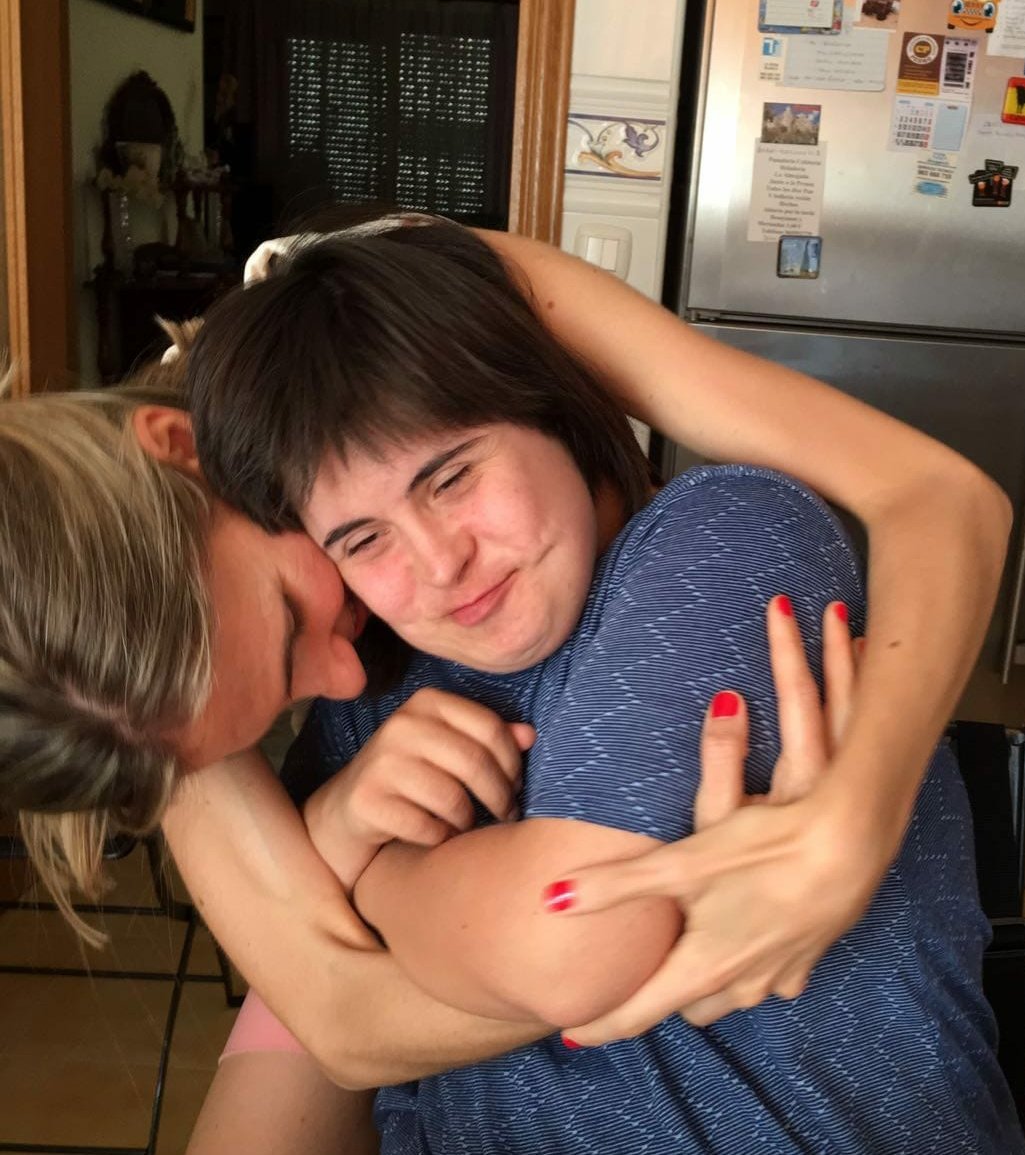 CarmenyRocio's tweet photo. Hoy se celebra el #DíaMundialDelHermano 👩👧
My everything 💫💫
Llegaste al mundo descolocando mi vida, y hoy no puedo ordenar nada si no es contigo.
GRACIAS ROCÍO
#hermanaparatodo #extrachromosomeextracute #downsyndrome #downaddicts https://t.co/n7xe5GDpIB