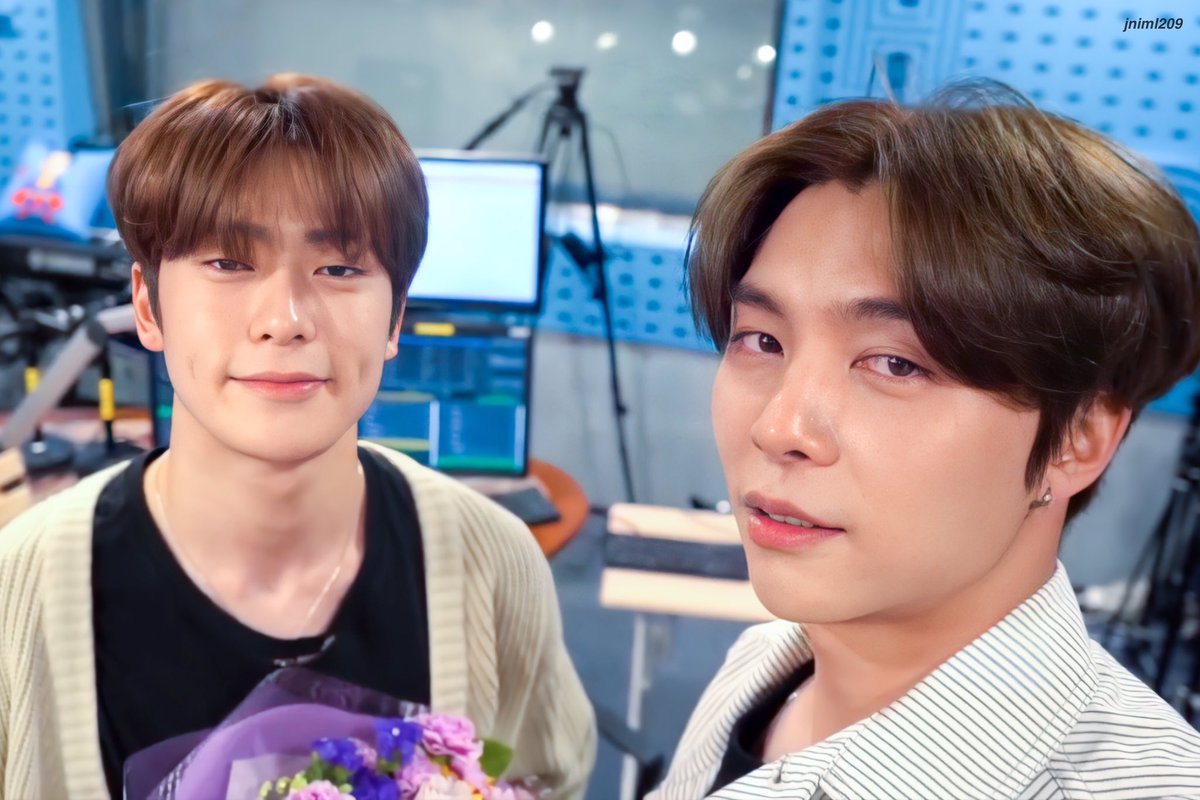buubujess's tweet photo. Have a great Saturday 💐
| 190130 | 
#JOHNNY #JOHNNYSUH 
with #JAEHYUN #재현 
#쟈니 #영호 #서영호 
#Johfam #NCT127 https://t.co/65llWe6fC6
