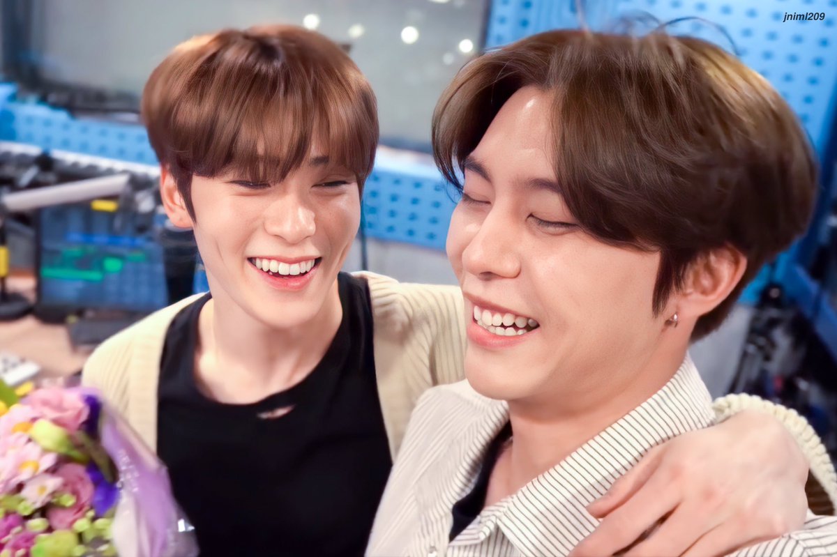 buubujess's tweet photo. Have a great Saturday 💐
| 190130 | 
#JOHNNY #JOHNNYSUH 
with #JAEHYUN #재현 
#쟈니 #영호 #서영호 
#Johfam #NCT127 https://t.co/65llWe6fC6