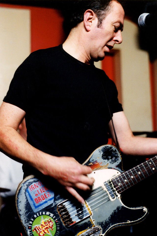 FatOldAnarchist's tweet photo. #JOESTRUMMER & #MICKJONES LIVE 2002 https://t.co/OuWPjhbE6h have a great #StrummerSaturday, everybody! #ktf #sayfree https://t.co/gDl36WgsID