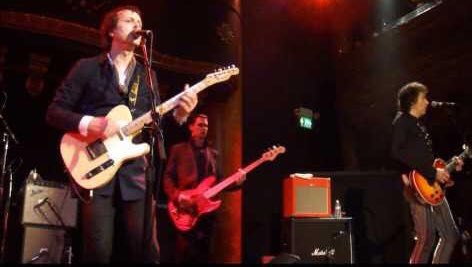 FatOldAnarchist's tweet photo. #JOESTRUMMER & #MICKJONES LIVE 2002 https://t.co/OuWPjhbE6h have a great #StrummerSaturday, everybody! #ktf #sayfree https://t.co/gDl36WgsID