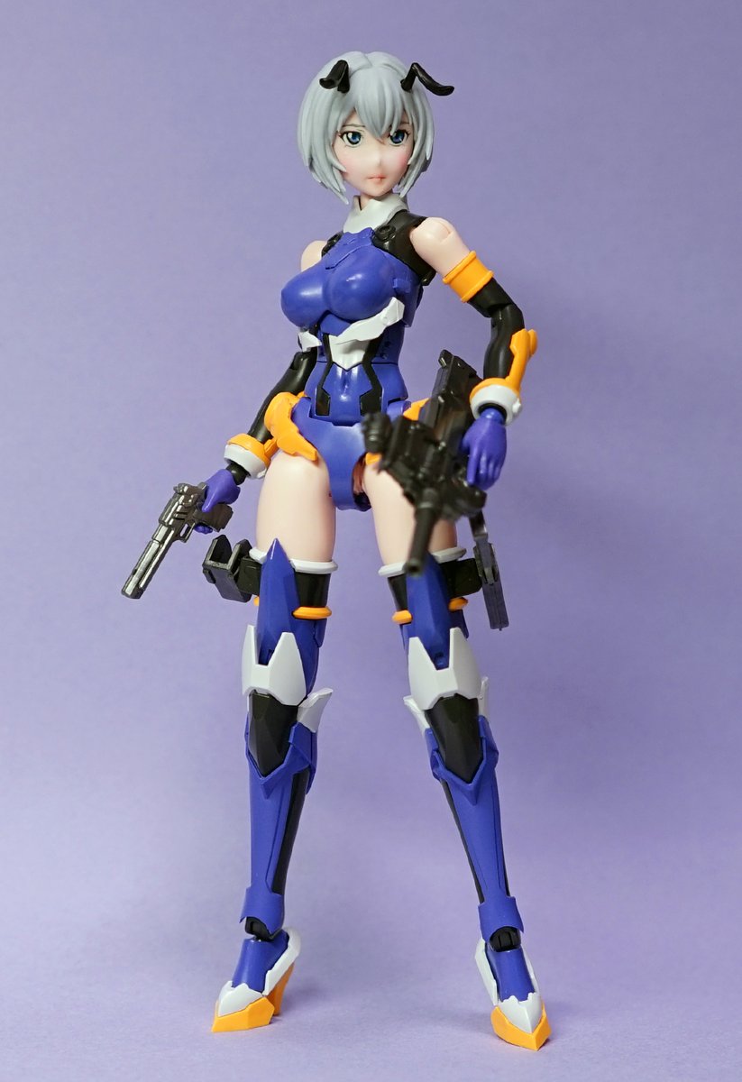 のらくろ 雛蜂瑠璃さん通常フェイスの輪郭修正 アイペ完成しました Youtubeでアニメ見たり原作ブックストアで購入したりすっかり瑠璃さんに惚れこんでしまいつい W パーツもかなり形状弄ってます 塗ってみたらアニメ寄りに 雰囲気そこそこ出てる