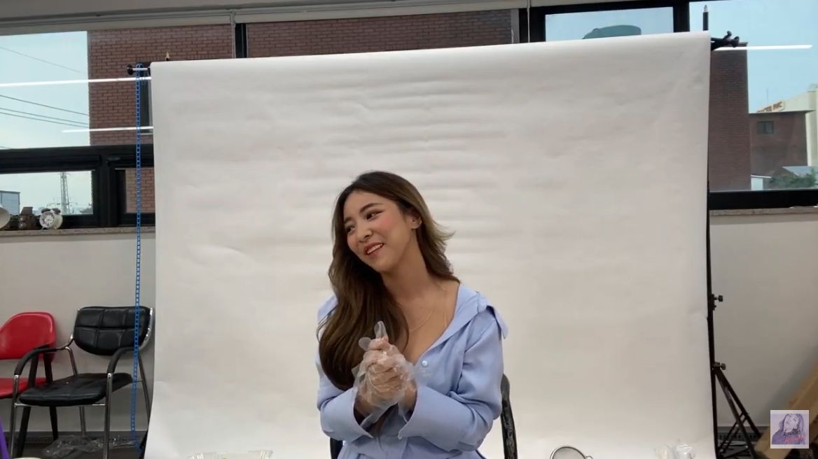 functionlove's tweet photo. Luna said she got messages from the members since dawn today, they said they love MeU. She also said that we shouldn't forget that f(x) is always beside us. 

She also named all 5 members when talking about f(x)'s 11th anniversary ♥

https://t.co/zkyE0F3Zvg

#11YearsWithFx https://t.co/79XPdX9Vef