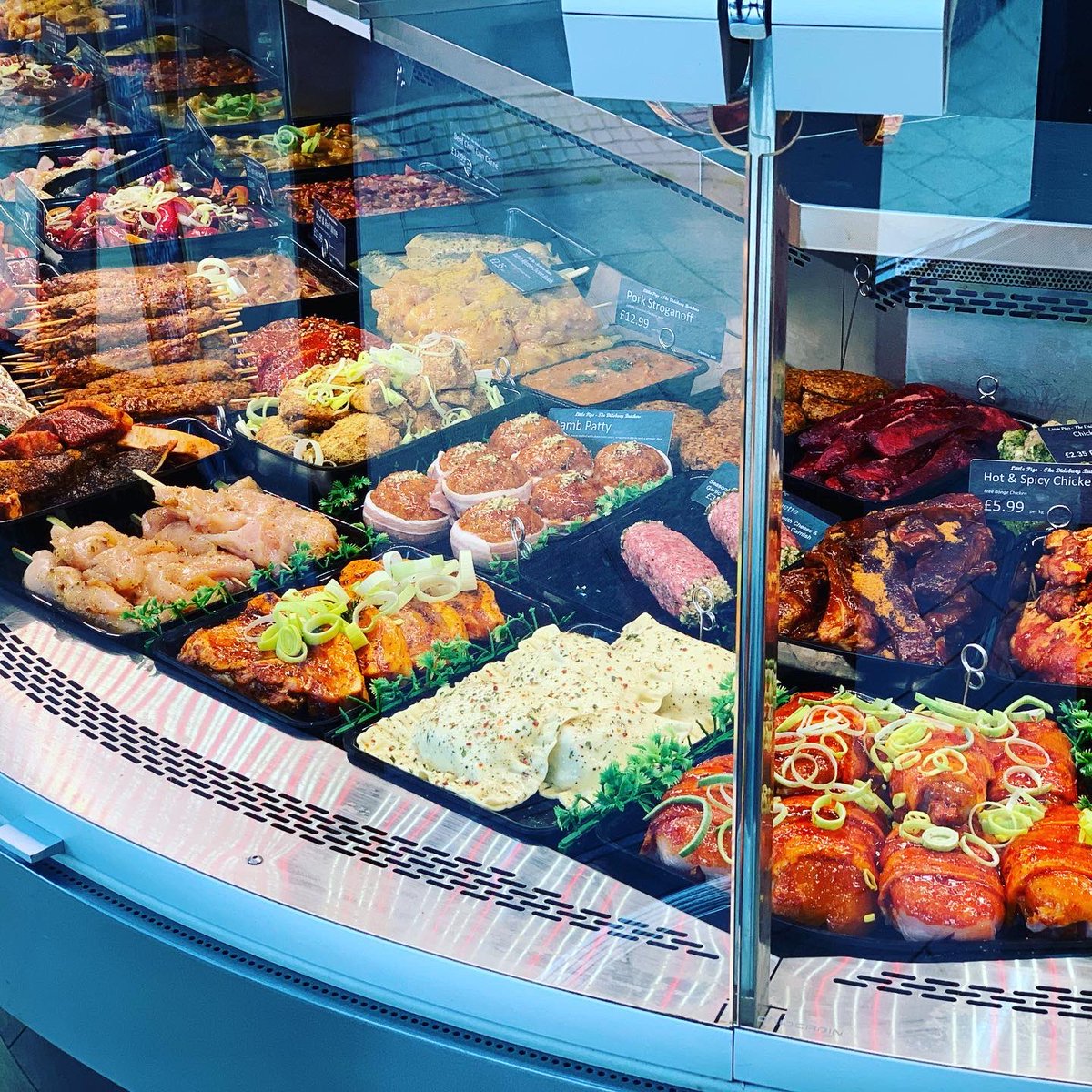 LittlePigsDids's tweet photo. Happy Saturday #didsbury 😃 We are open till 5pm today for all your meat treats! 🥩 https://t.co/njcvn8988N