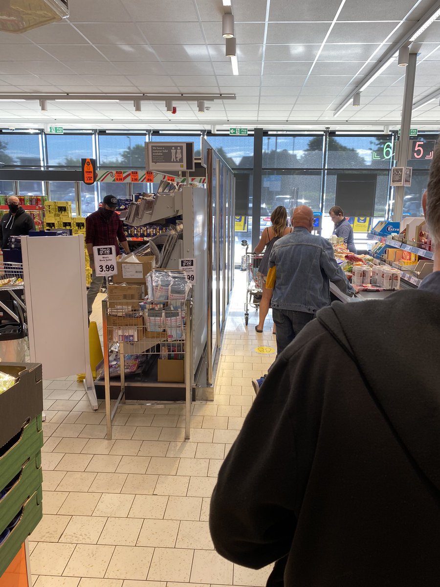 white_hamish's tweet photo. @LidlGB you do a fantastic job expanding and improving stores then have only 2 counters open with long queues and spare staff. https://t.co/KVxLLzXOCR