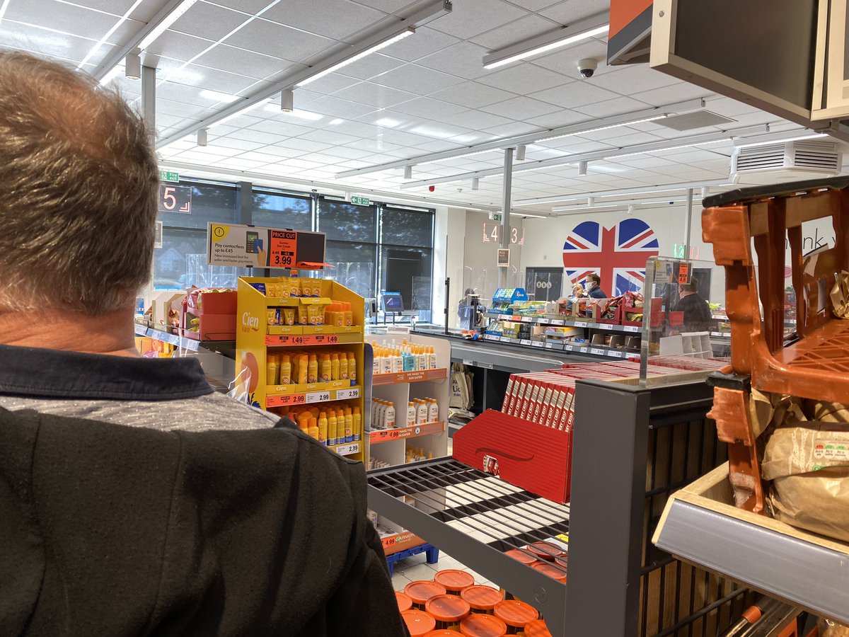 white_hamish's tweet photo. @LidlGB you do a fantastic job expanding and improving stores then have only 2 counters open with long queues and spare staff. https://t.co/KVxLLzXOCR
